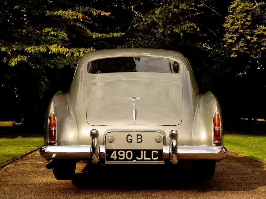  Bentley S1 Continental Sports Saloon by Mulliner 1955 года  (фото 16 из 34)
